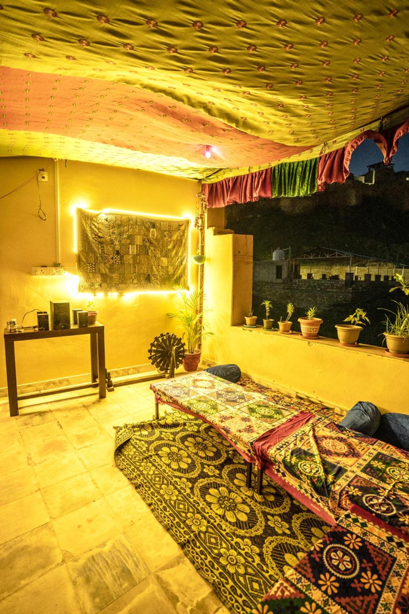 Hotel Relax Inn ジャイサルメール エクステリア 写真