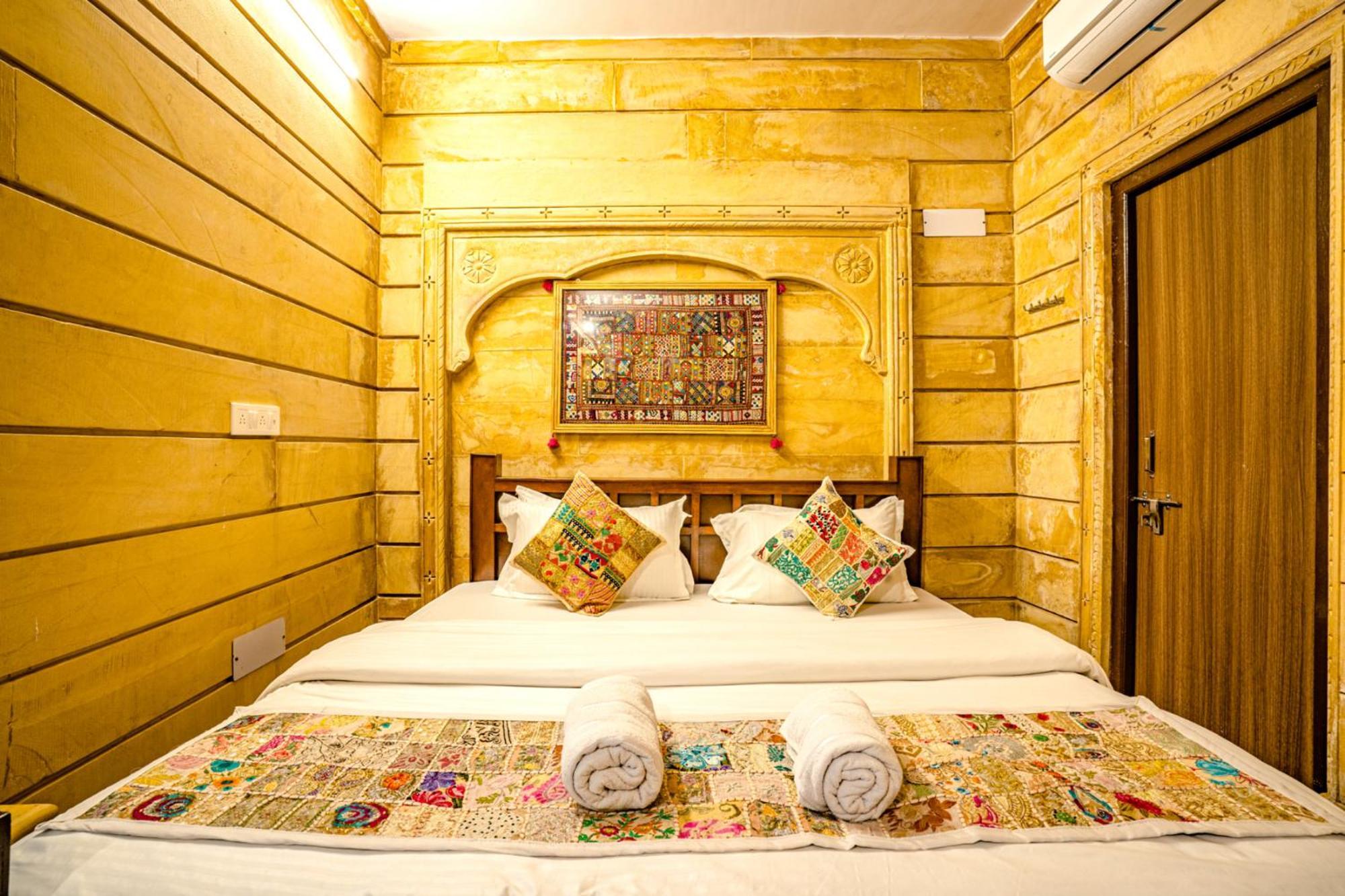 Hotel Relax Inn ジャイサルメール エクステリア 写真